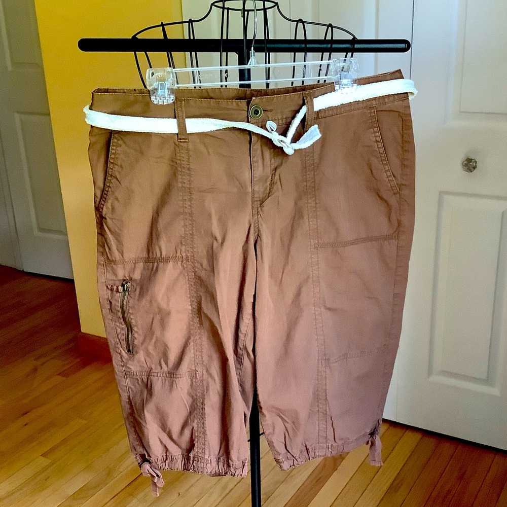 Capris With Tie Strings At Bottom - image 1